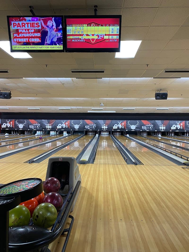 Interior view of AMF Wantagh Lanes bowling alley