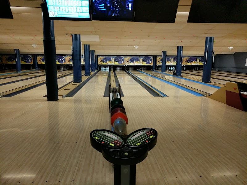 Interior view of Bay View Bowl bowling alley