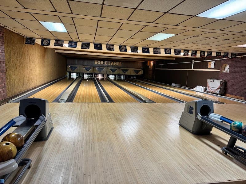 Interior view of Bob-E-Lanes Still bowling alley