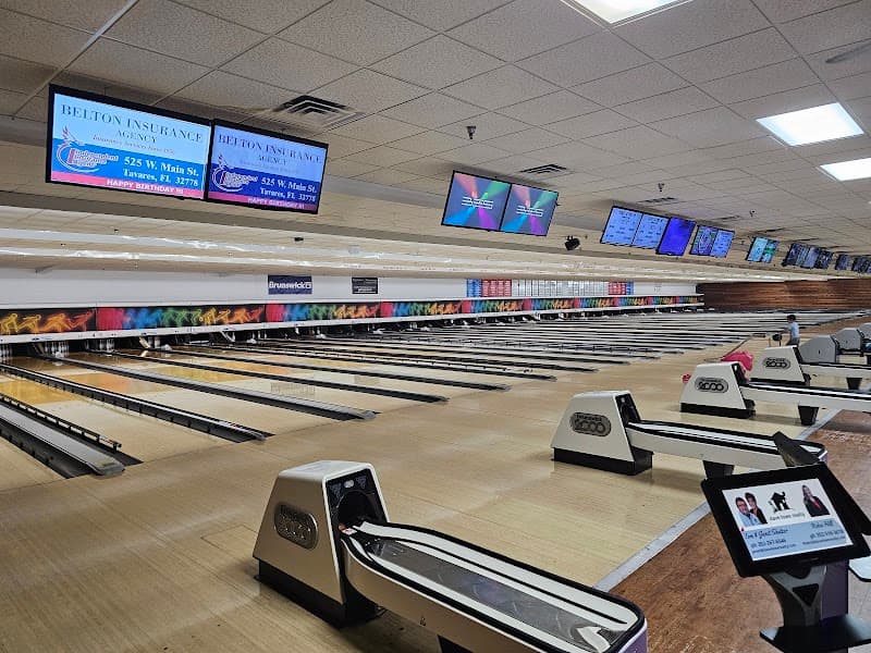 Interior view of Bowl 360 Tavares bowling alley