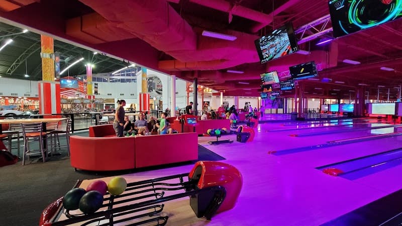 Interior view of Bowling Orlando at Dezerland Park Orlando bowling alley