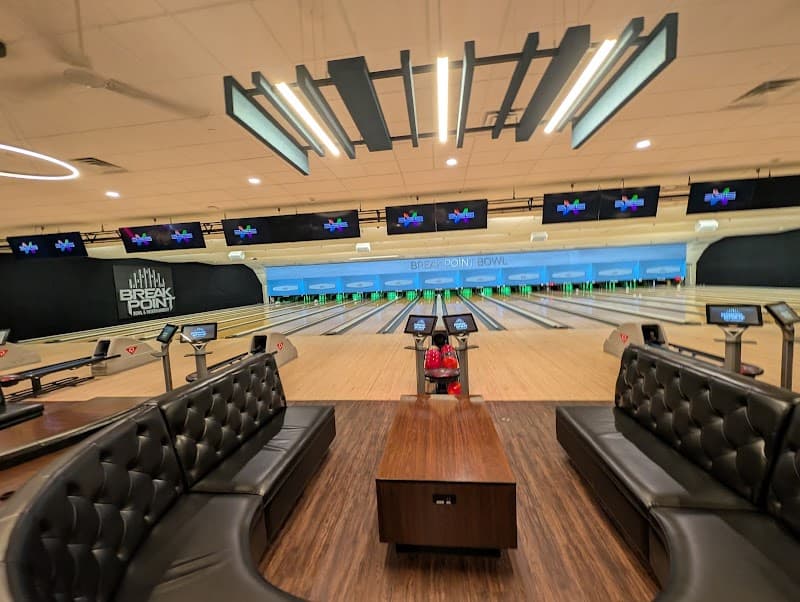Interior view of Break Point Bowl & Entertainment bowling alley