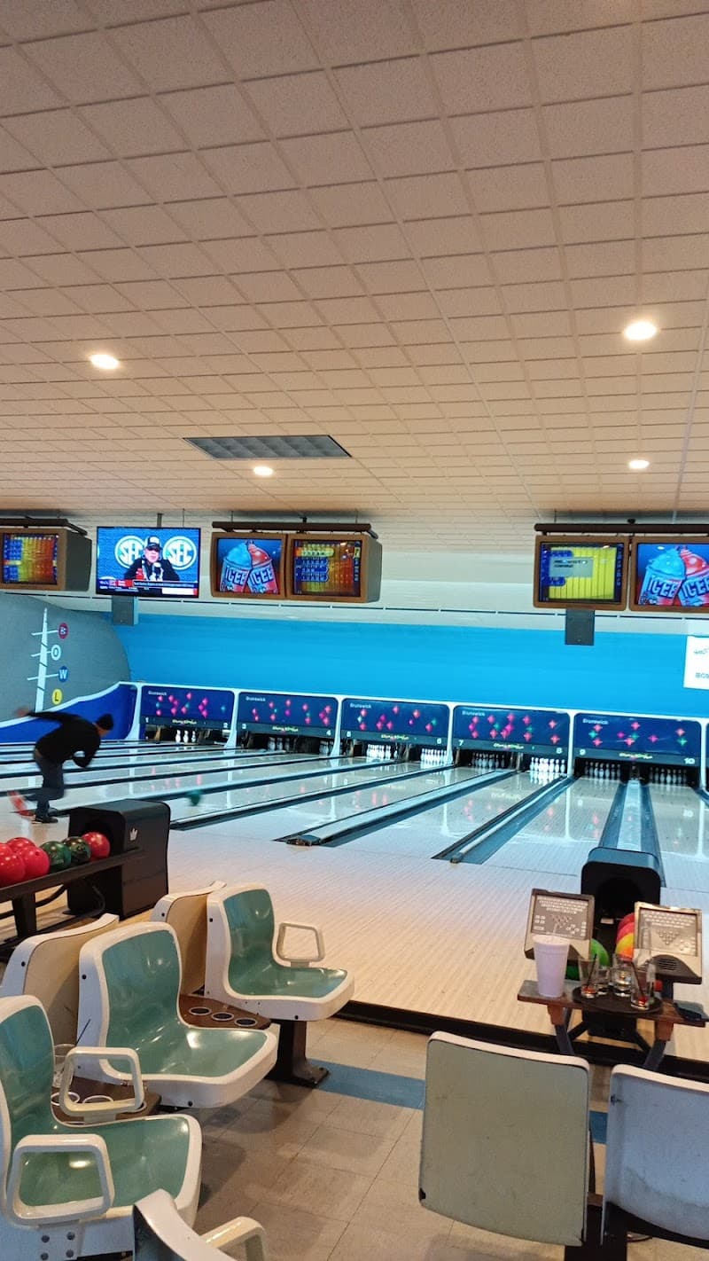 Interior view of Castaways Bowl bowling alley