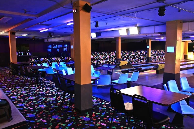 Interior view of Ducks on the Ave bowling alley
