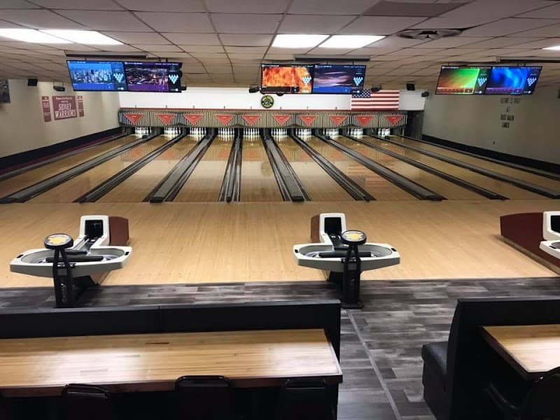 Interior view of East Main Lanes & Lounge bowling alley
