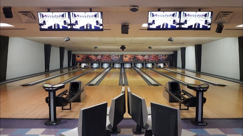 Interior view of Grove City Bowl-O-Drome bowling alley