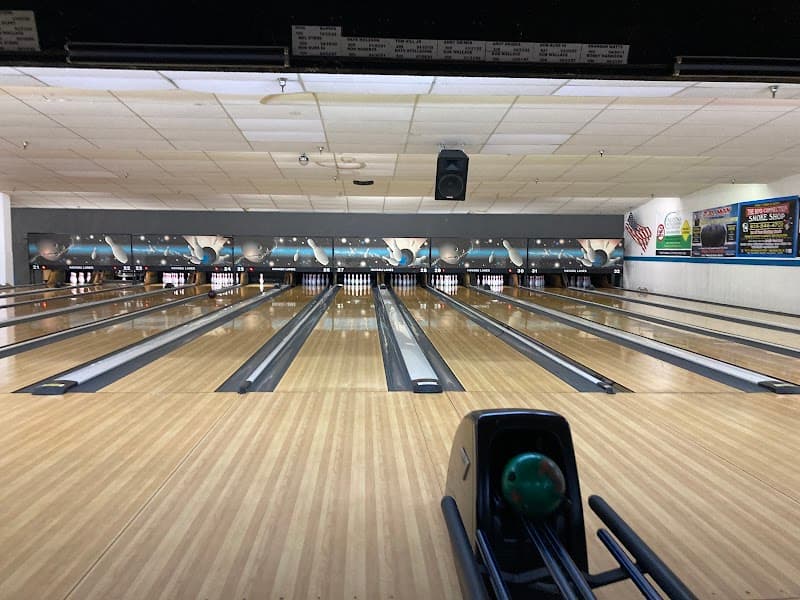 Interior view of Havasu Lanes & Keglers Pub bowling alley