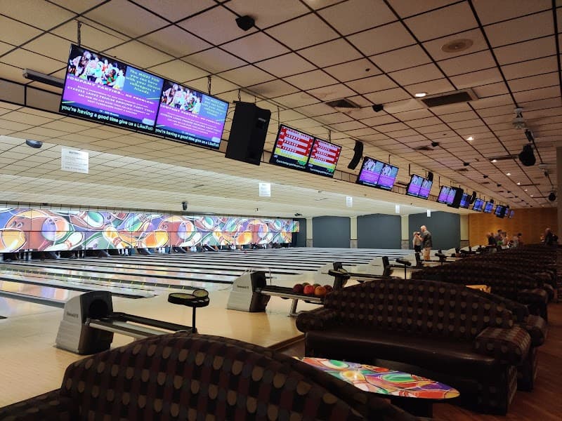 Interior view of Incredibowl Entertainment Winter Haven bowling alley