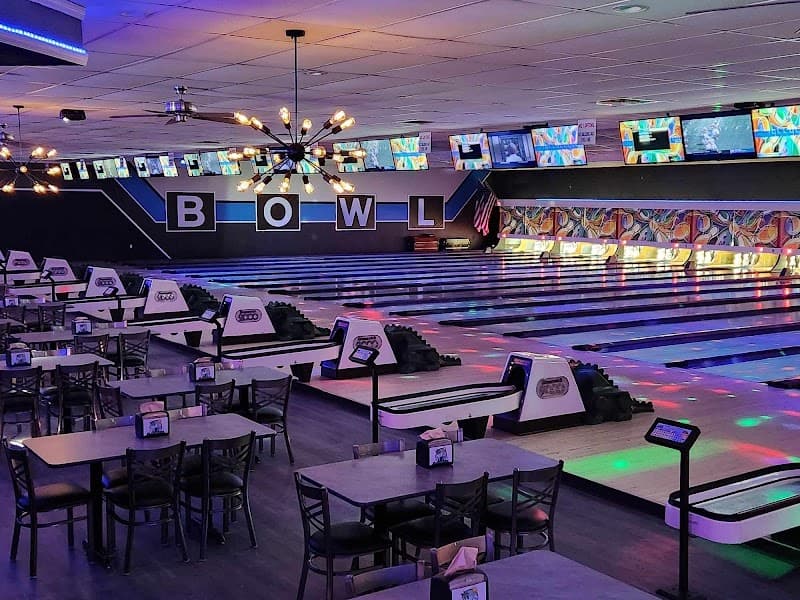 Interior view of Island Bowl & Family Entertainment Center bowling alley