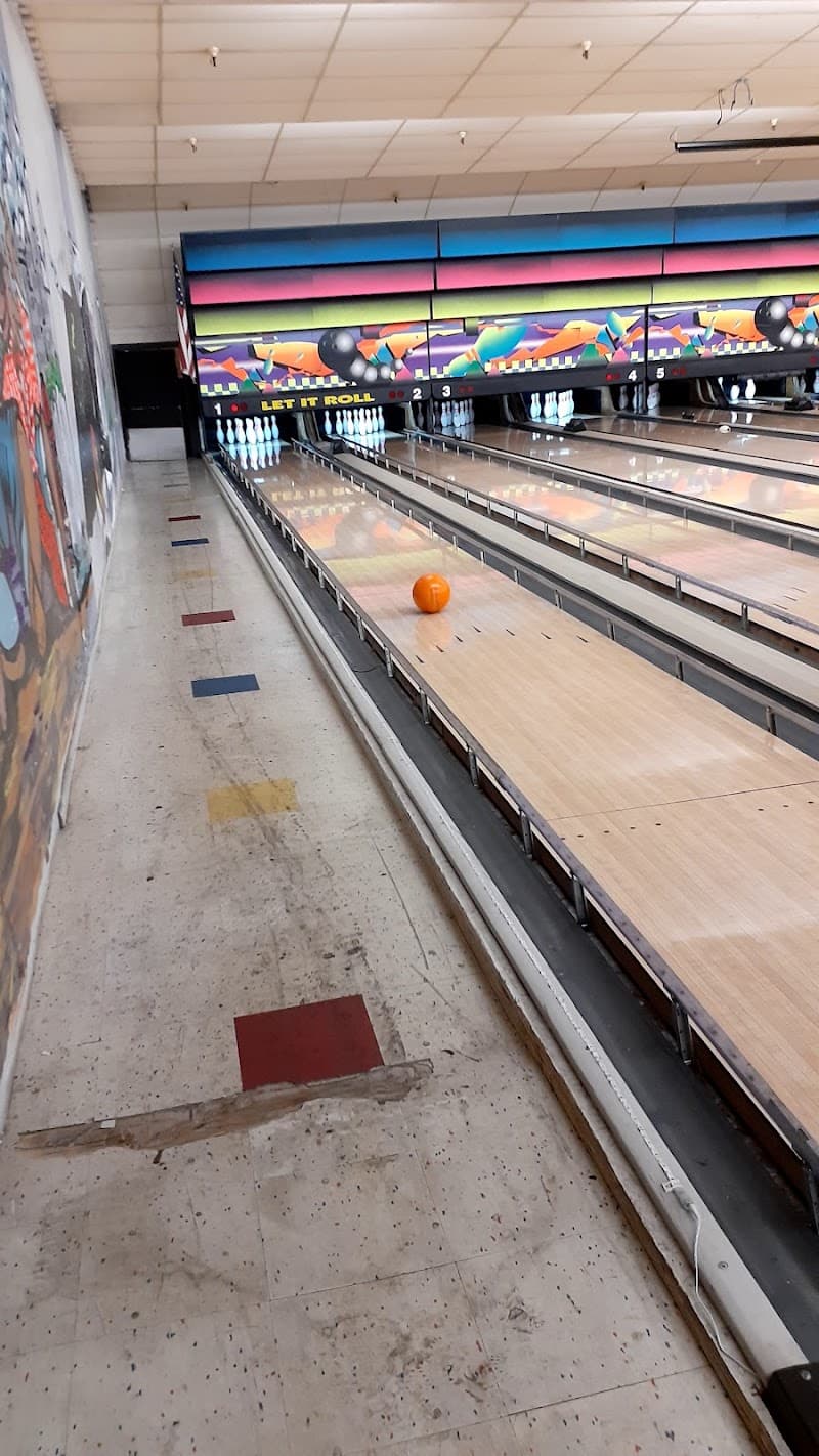 Interior view of Let It Roll Bowl & Entertainment Center bowling alley