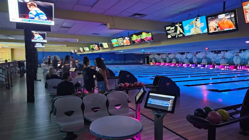 Interior view of Mt Hood Lanes bowling alley