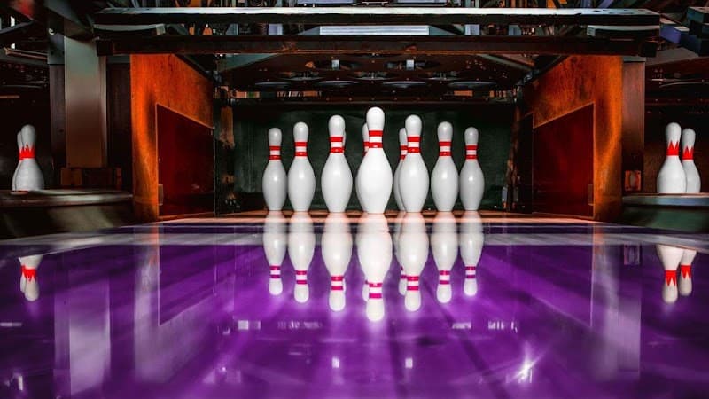 Interior view of Old Orchard Lanes & Links bowling alley