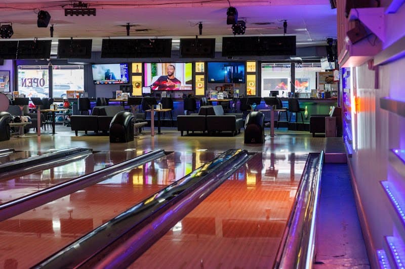 Interior view of Park Lanes Bar & Grille bowling alley