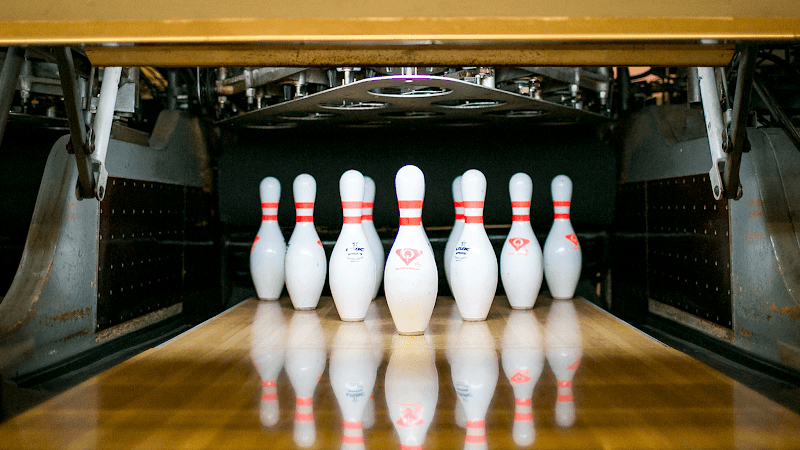 Interior view of Park Lanes Bowl bowling alley