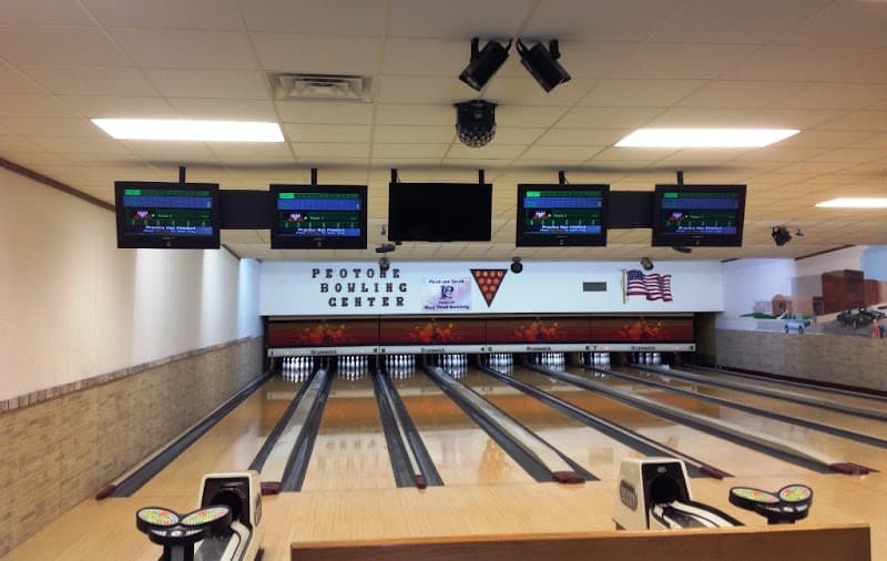 Interior view of Peotone Bowling Alley bowling alley
