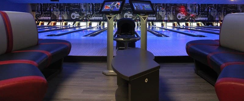 Interior view of Pinz Yorkville bowling alley
