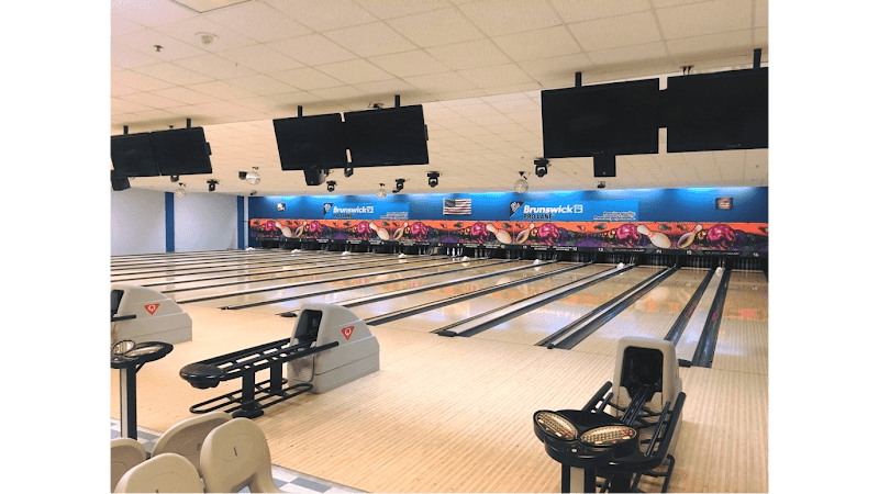 Interior view of Retro Bowl - Dalton bowling alley