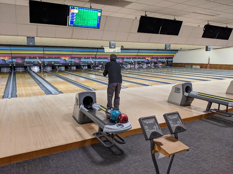 Interior view of River Bend Bowling bowling alley