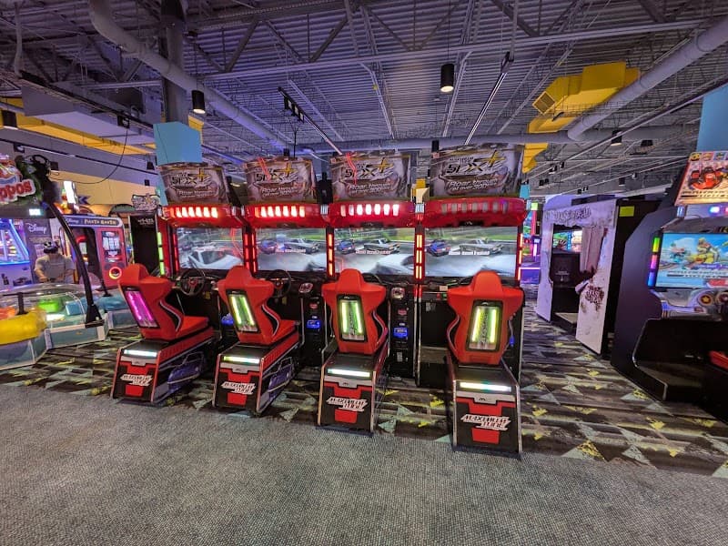 Interior view of Round1 Bowling & Arcade Elizabeth - The Mills at Jersey Gardens bowling alley