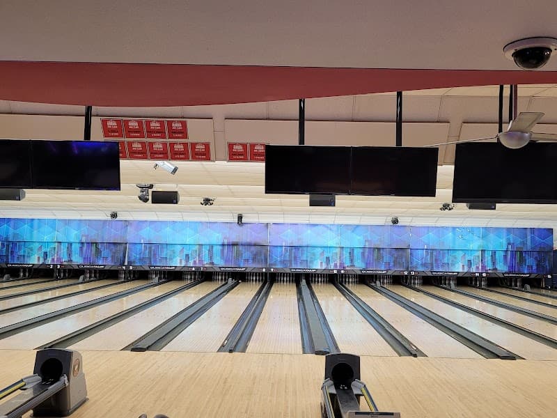 Interior view of Strike 10 Lanes Deer Park bowling alley