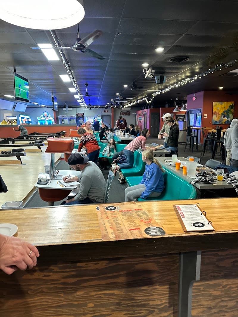 Interior view of THE ALLEY BOWLING & BBQ bowling alley