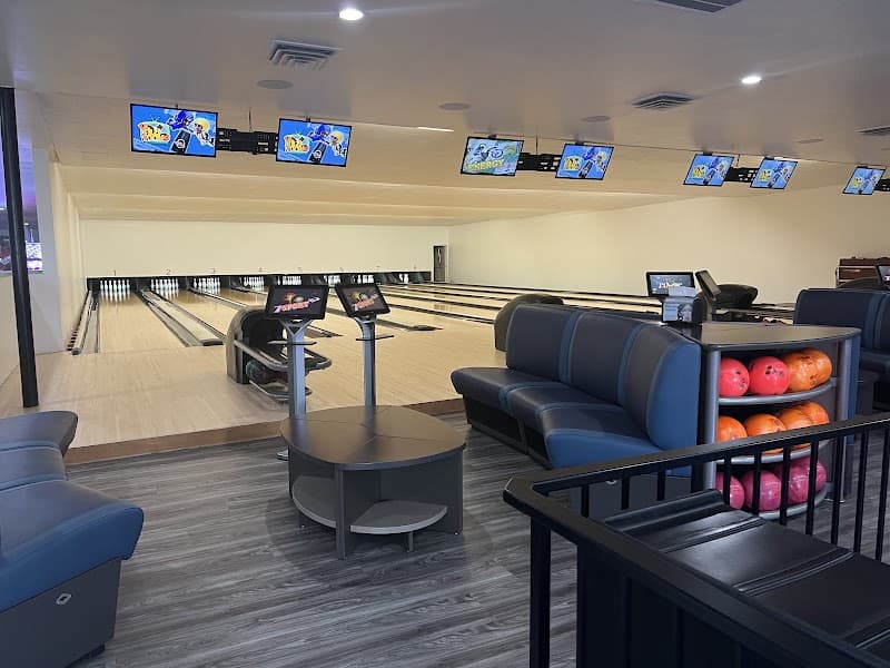 Interior view of Tiger Zone | Bowling, Restaurant, Arcade bowling alley