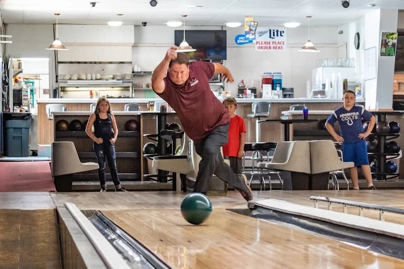 Tangerine Bowl and Spare Time Sports Bar - Image 9