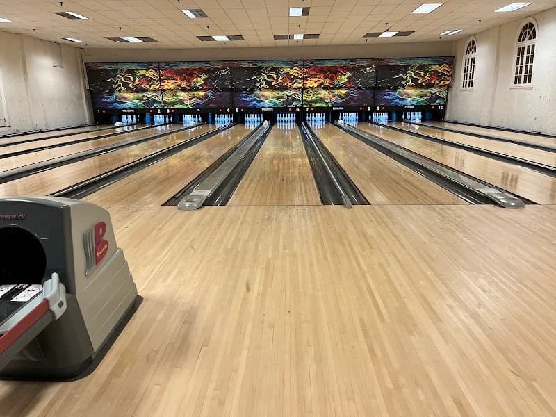 Wilmette Bowling Center Inc - Image 1
