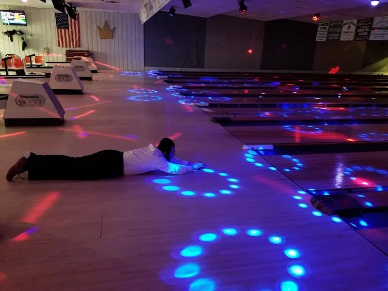 Gold Crown Lanes - Image 7