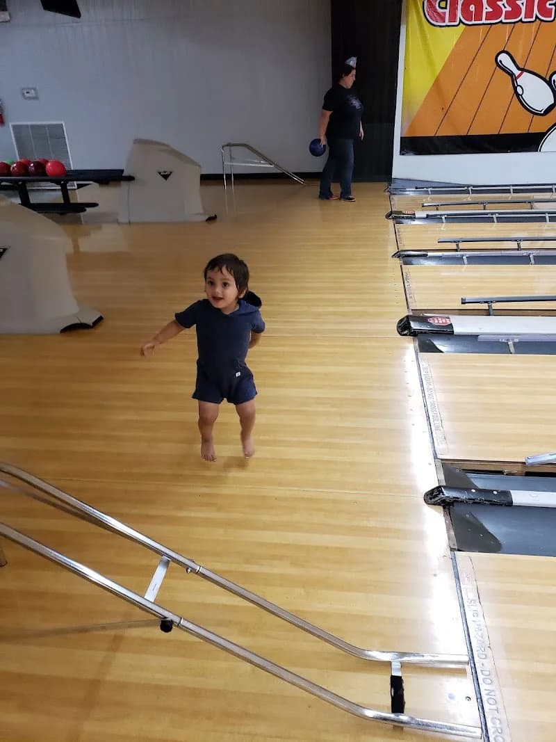 Classic Bowling Center - Image 6