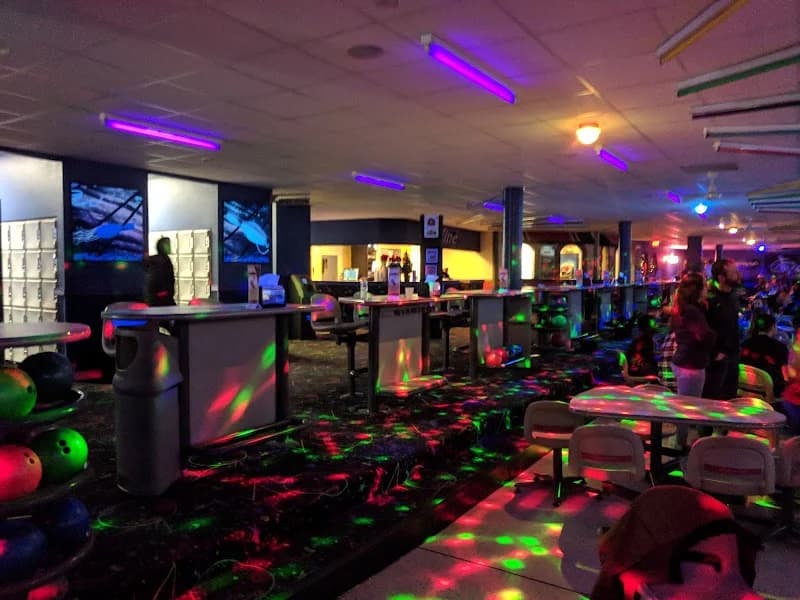 Skyline Social & Games - Image 7