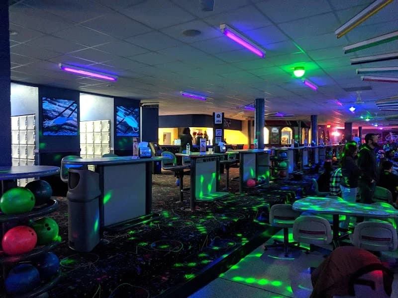Skyline Social & Games - Image 8