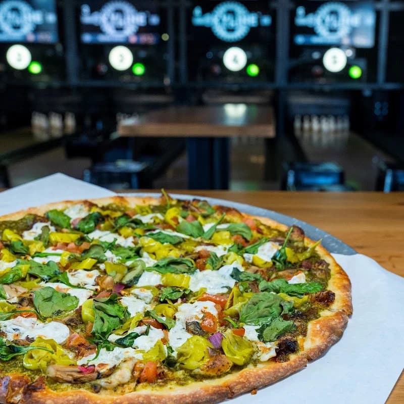 Skyline Social & Games - Image 8