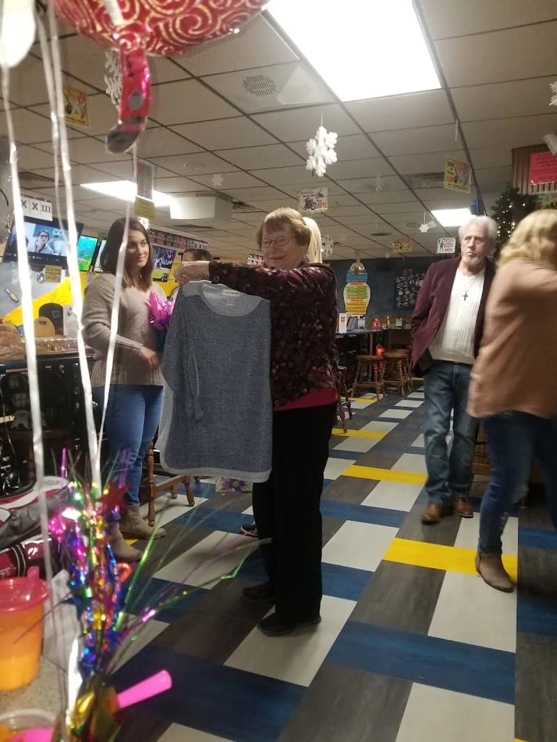 King Pin Lanes - Image 9