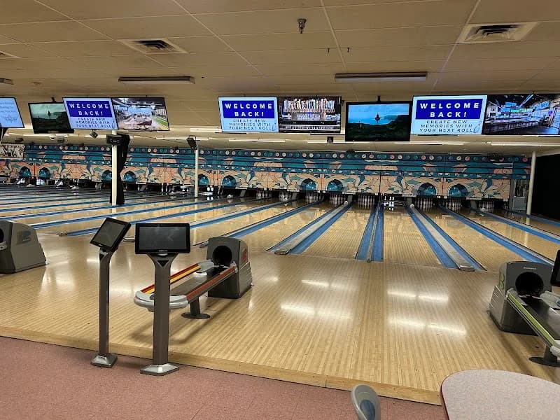 Family Bowlaway Fun Center - Image 1