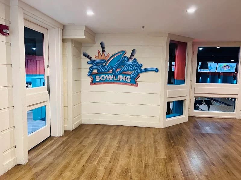 Fin City Bowling - Image 5