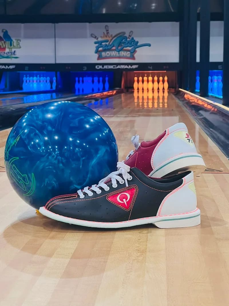 Fin City Bowling - Image 6