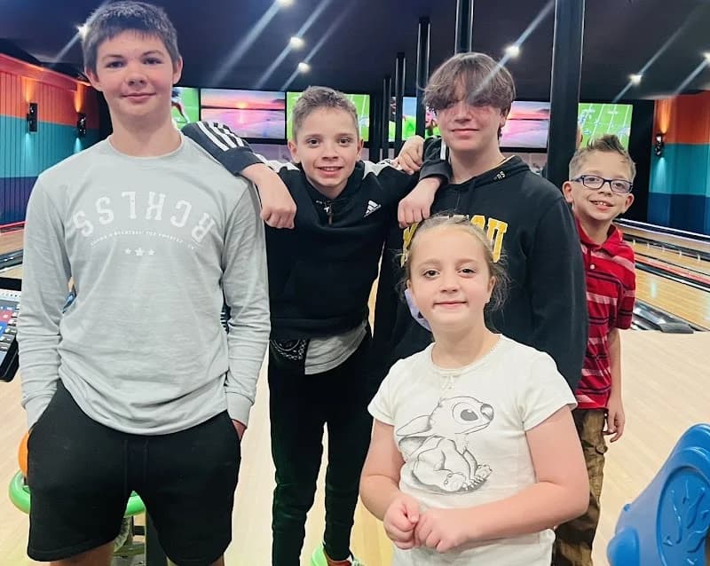 Fin City Bowling - Image 8