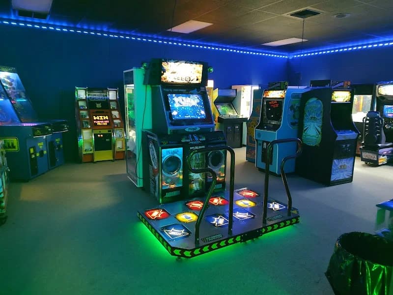 Longshot Lanes Bowling Center - Open Seasonally - Image 4