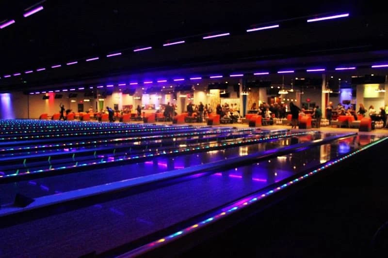 PINS Bowling Alley - Image 8