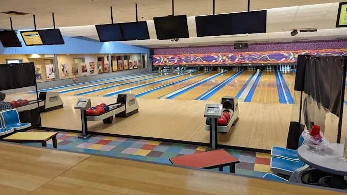 Devon Lanes - Image 1