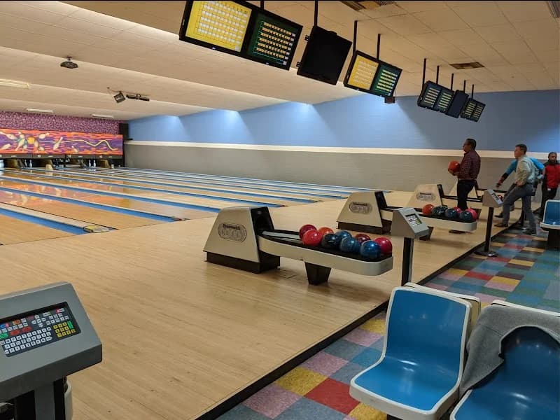 Devon Lanes - Image 2