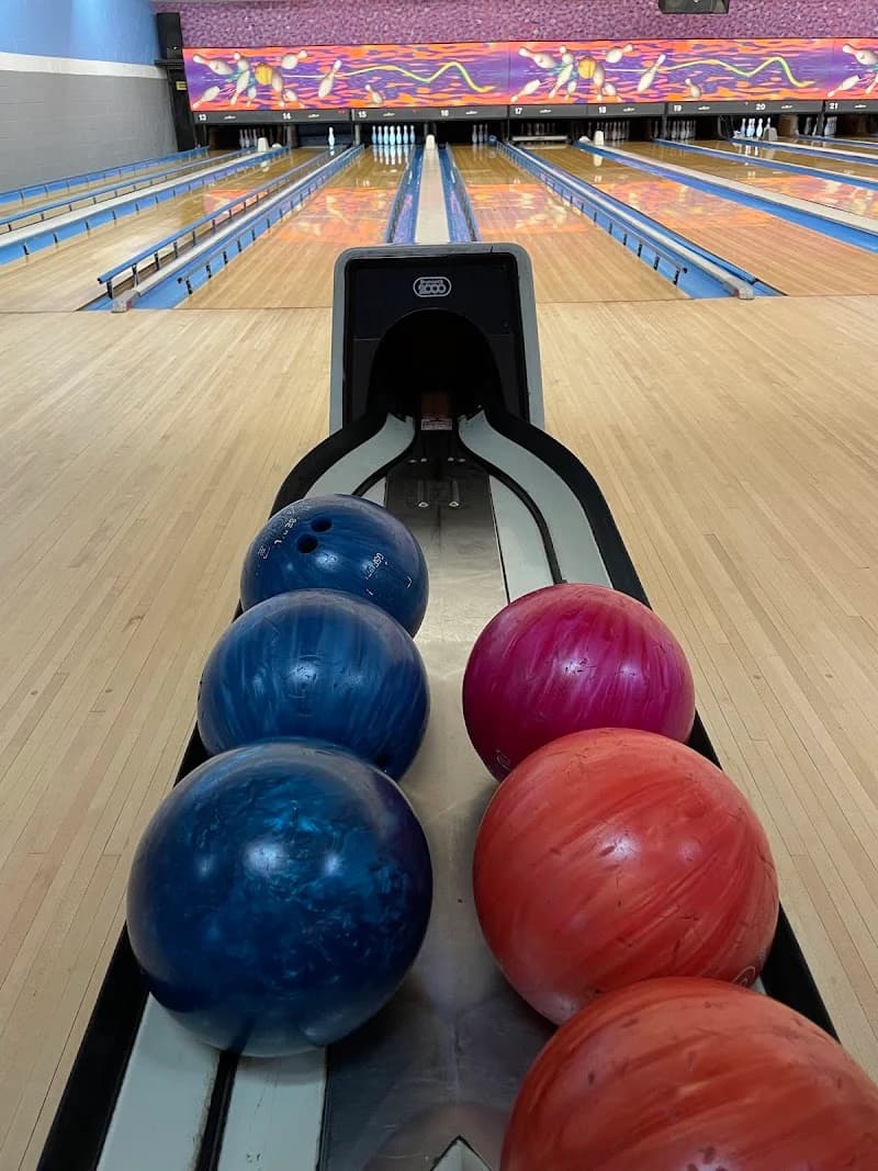 Devon Lanes - Image 4