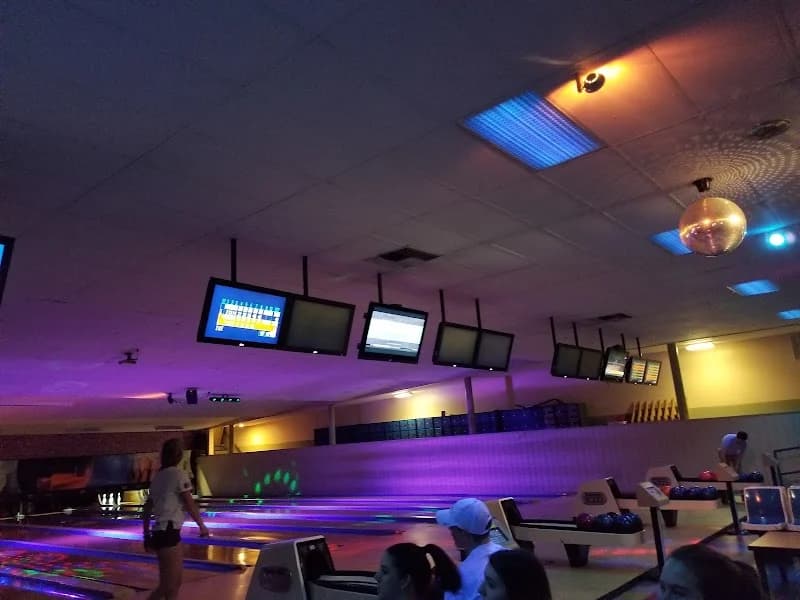 Devon Lanes - Image 10