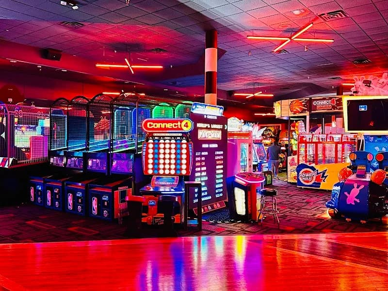 Bowlero Dallas - Image 7