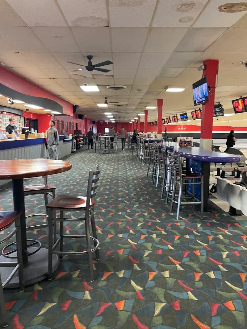 AMF University Lanes - Image 3