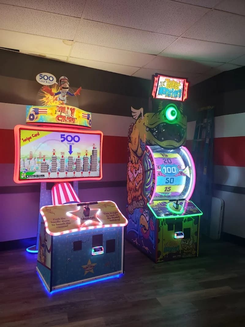 AMF University Lanes - Image 4