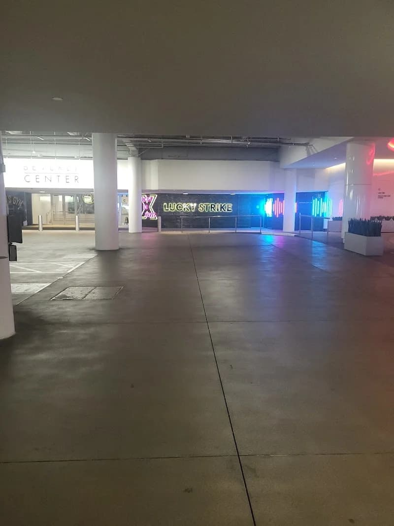 Lucky Strike Beverly Hills - Image 6