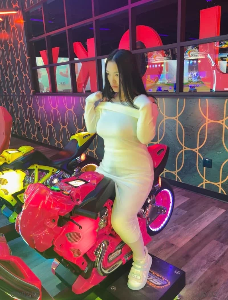 Lucky Strike Beverly Hills - Image 7