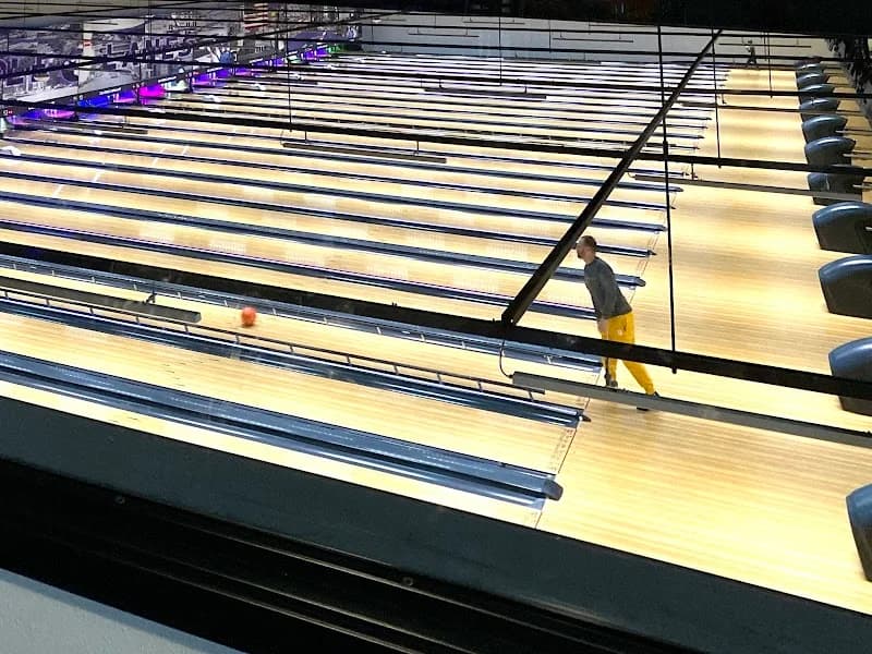 Maple Lanes Bowling Center - Image 4